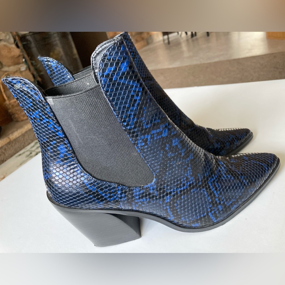 Woman’s Blue and black ankle boots size 10 - Picture 2 of 4